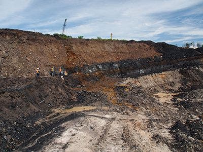 Untersuchungen der Bergwerke Sebuku und Jembayan