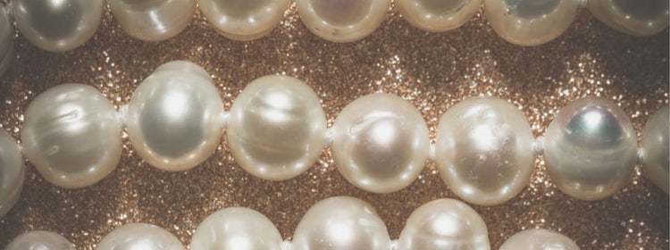 Halskette aus Süßwasserperlen