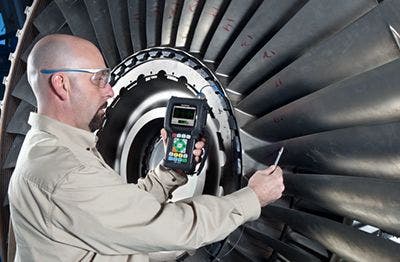 Measuring the thickness of a fan blade