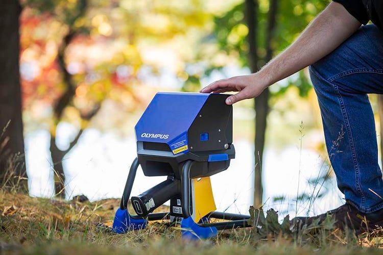 Portable XRF workstation