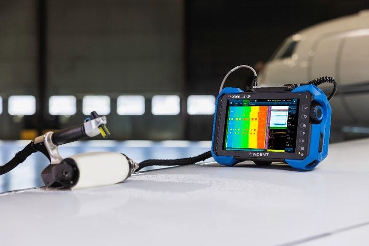 Une image contenant Casques, Appareils électroniques, câble, gadget Le contenu généré par l’IA peut être incorrect.