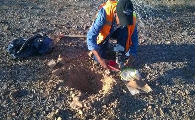 Tecnología XRF portátil para la exploración de oro