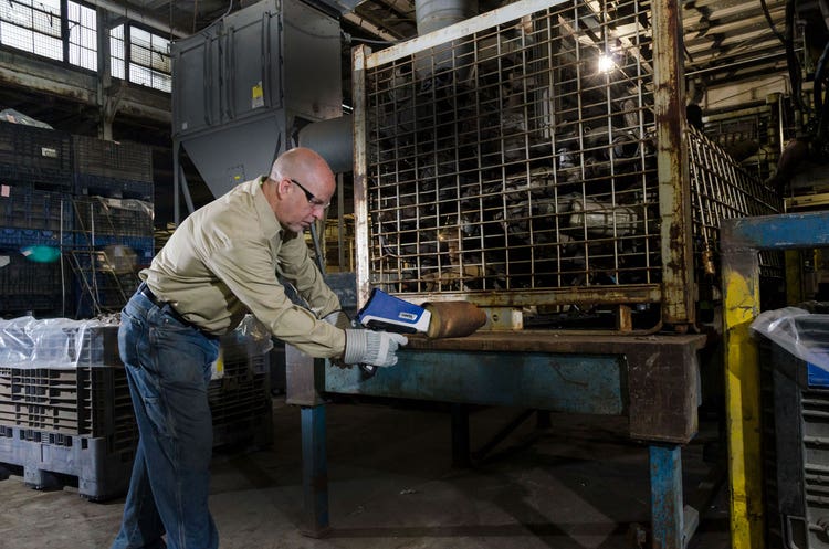 Analyse de pots catalytiques mis au rebut à l’aide d’un analyseur XRF à main