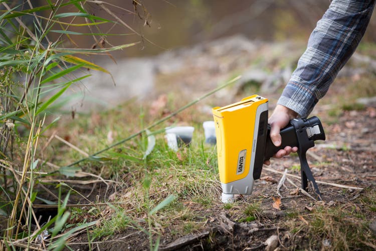 Analyseur XRF à main pour l’analyse géochimique