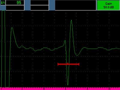 Comune indicazione di difetto con eco nel gate rosso