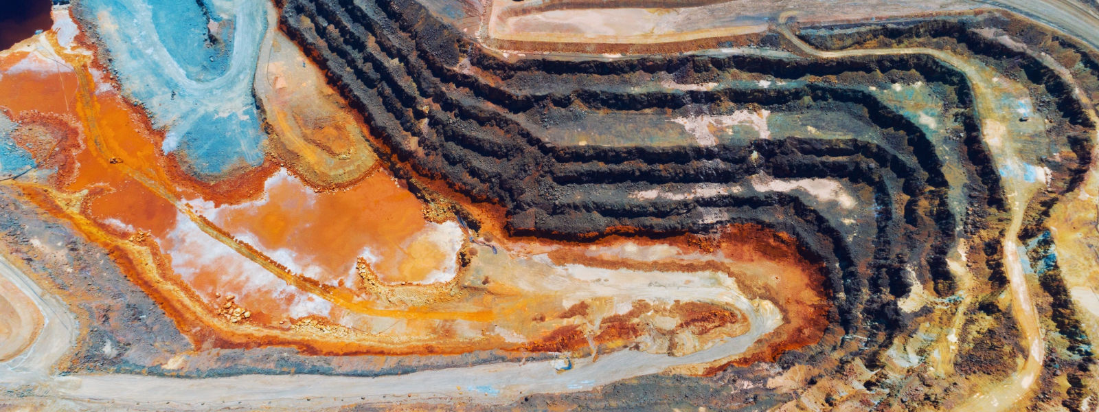 斑岩銅鉱床：粘土鉱物のポータブルX線分析から採掘の手掛かりを獲得