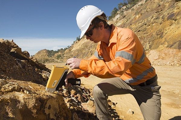 Testing with the Olympus Vanta handheld XRF Analyzer